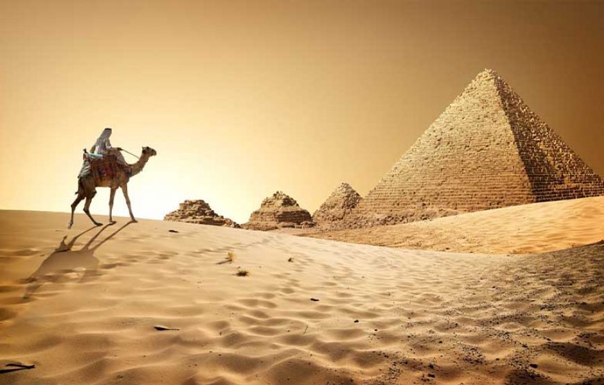 Giza Pyramids Tour and Cairo Museum – Formula VAN 1