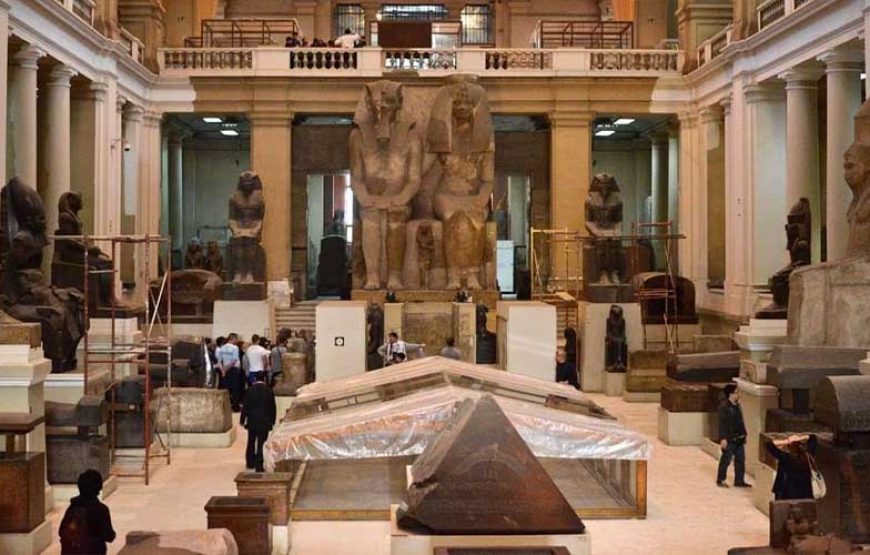 Giza Pyramids Tour and Cairo Museum – Formula VAN 1